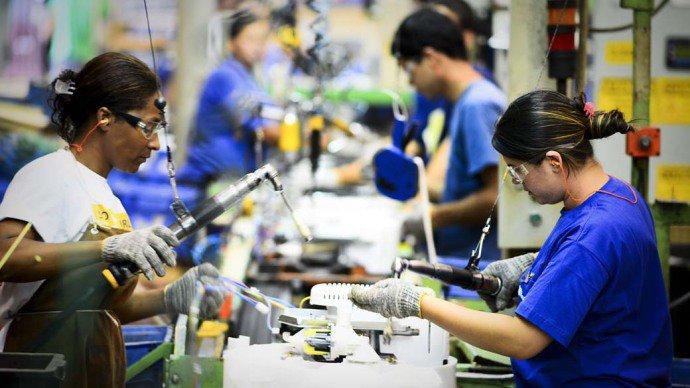Produção industrial cai 8,3% em 2015, no pior resultado já medido pelo IBGE