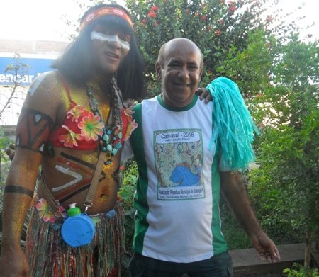 Secretário de Cultura de Valença caiu na folia de momo