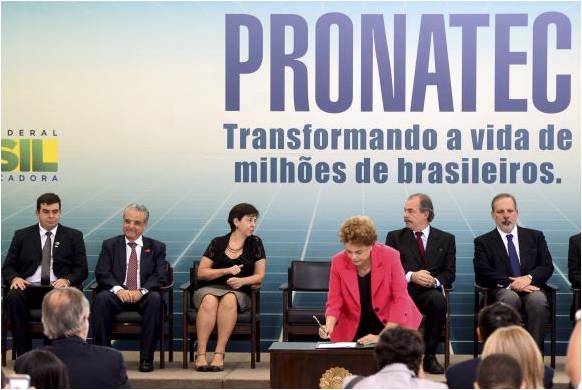 Dilma: governo não faz ajustes que comprometam o futuro do país