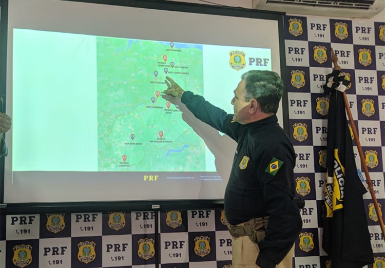 PRF monta plano para barrar transporte ilegal de dinheiro e de eleitores no Piauí