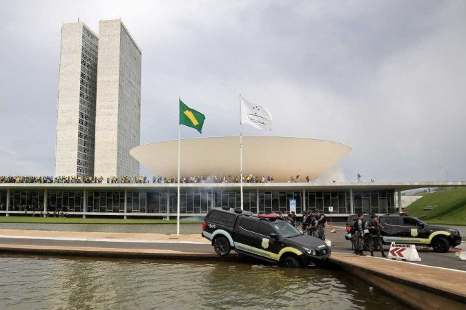 Veja como ficou a praça dos Três Poderes após atos terroristas
