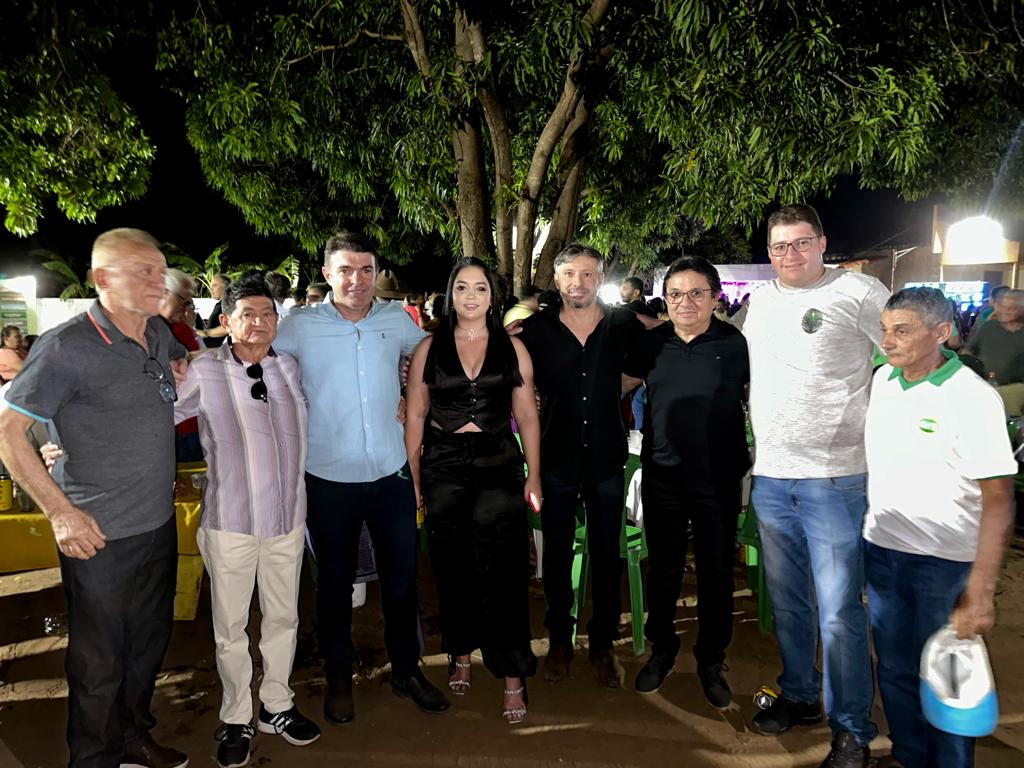 Churrasco do Dr. Inácio Feitosa no Recanto das Mangueiras: uma celebração especial com música, família crescendo em Pimenteiras e ilustres presenças políticas