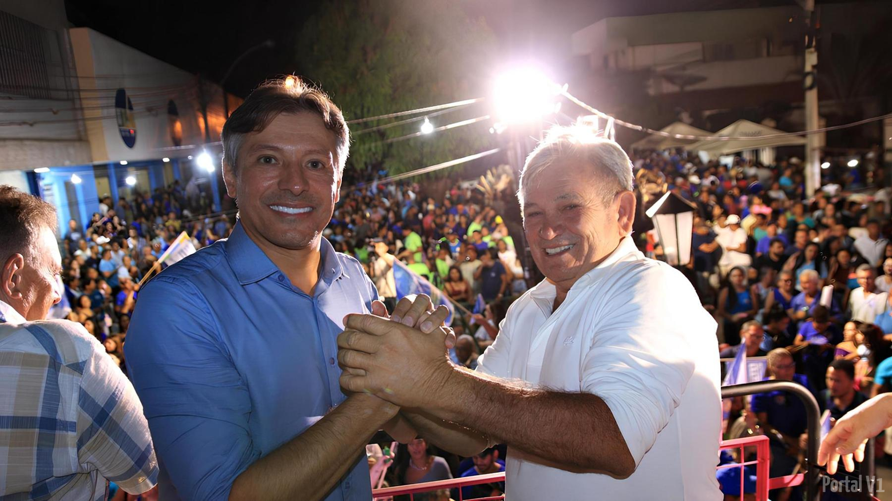 Uma grande multidão vestida de azul tomou conta de Valença na inauguração do comitê de Marcelo Costa.