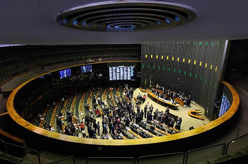 Senado pode ‘ressuscitar’ PEC do fim da reeleição em dezembro