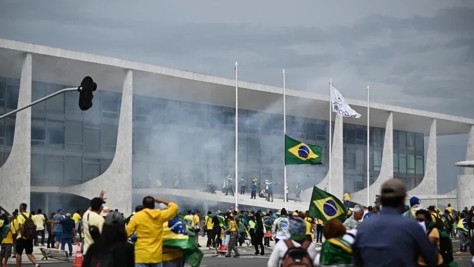 8 de Janeiro: relembre atentado golpista que marcou a história política do Brasil – O que foi o 8 de janeiro?