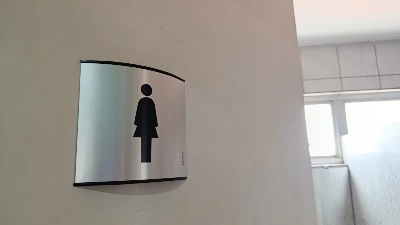 Teresina: Vereador pede vista e adia votação de projeto sobre uso de banheiros femininos por mulheres trans