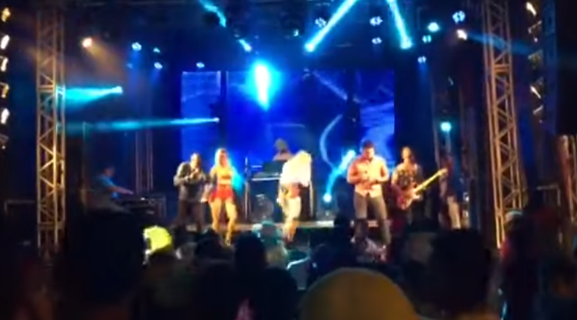 D`Alcântara e Forrozão Montagem em grande show em Sergipe. Vídeo