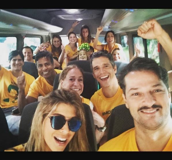 Famosos vão para protesto contra corrupção no Brasil