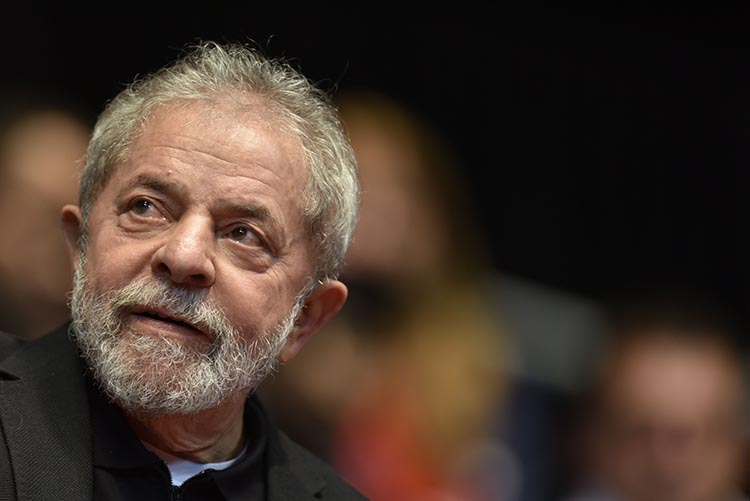 Lula lidera eleições de 2018 em todos os cenários, diz CNT/MDA