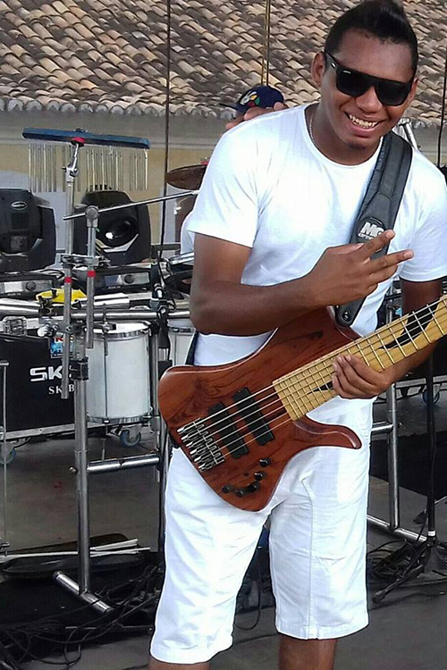 Baixista da banda BB Chorão morre em acidente de trânsito em Teresina