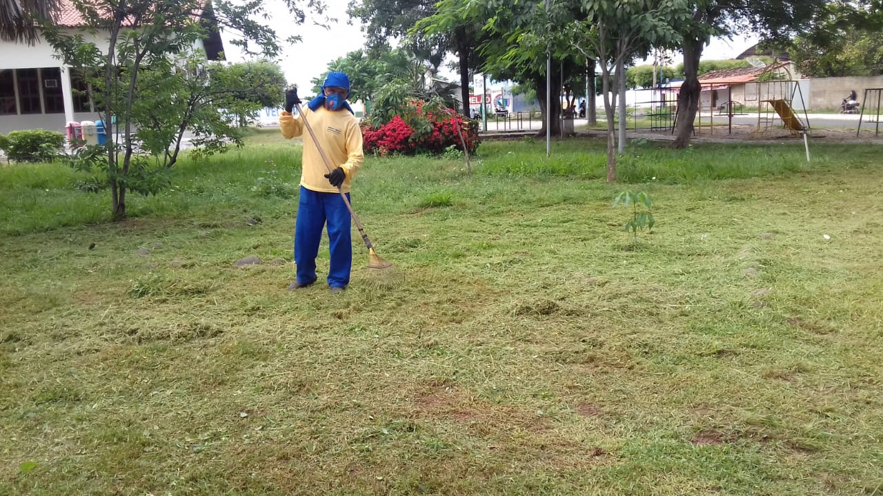 Secretaria de Obras continua realizando trabalhos essenciais em Valença