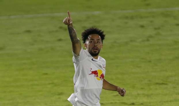 Red Bull Bragantino faz quatro gols no primeiro tempo e atropela o líder São Paulo