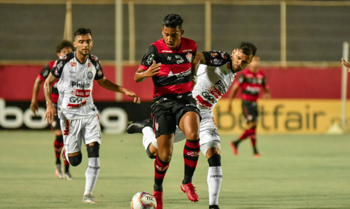 Vitória se aproxima do Z4 após empate com Operário pela Série B