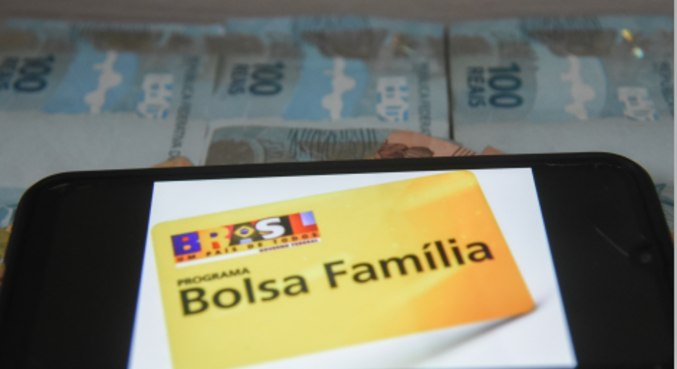 Bolsa Família faz hoje o último pagamento antes do Auxílio Brasil