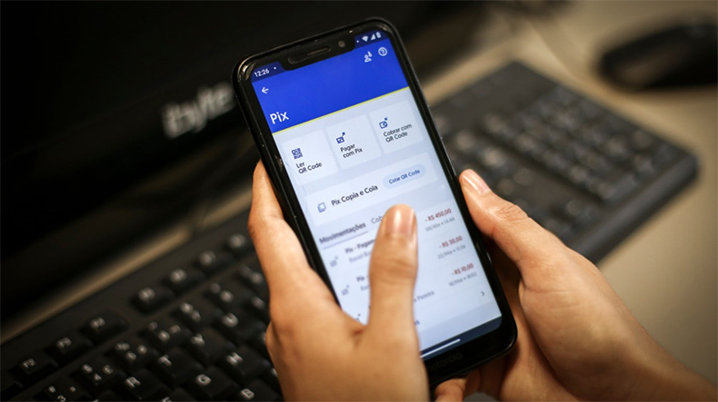Apesar do Pix, 53% ainda dizem preferir dinheiro vivo, revela pesquisa