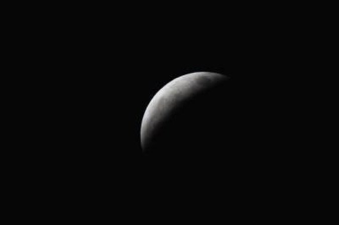 Eclipse lunar mais longo dos últimos 580 anos acontece na sexta-feira