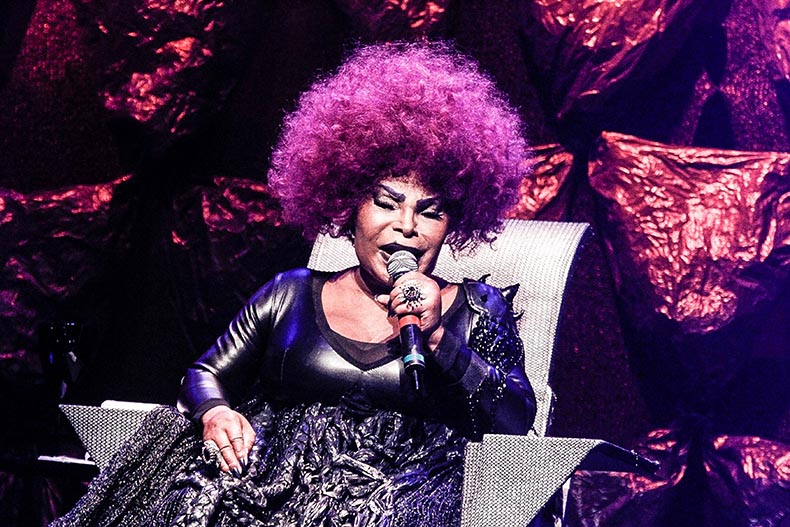 Ícone da música brasileira, Elza Soares morre aos 91 anos no Rio