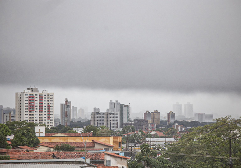 Inmet emite alerta laranja para chuva intensa em 200 municípios do Piauí; veja previsão