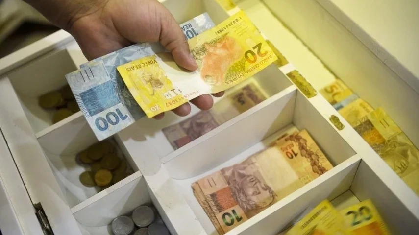 Caixa Econômica libera abono do PIS/Pasep para nascidos em março e abril