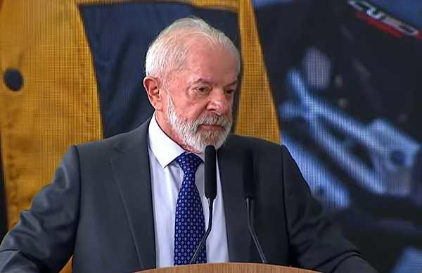 Lula lança novas regras para CNH que podem baratear em até 80% o processo de habilitação