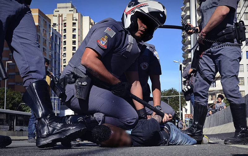 Piauí cria protocolo de abordagem policial de pessoas negras para combater racismo estrutural